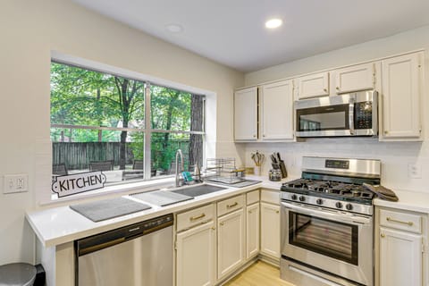 Kitchen | Smart Refrigerator | 1st Floor