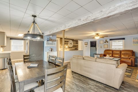 Dining Area | 1st Floor | Dishware/Flatware | Trash Bags/Paper Towels