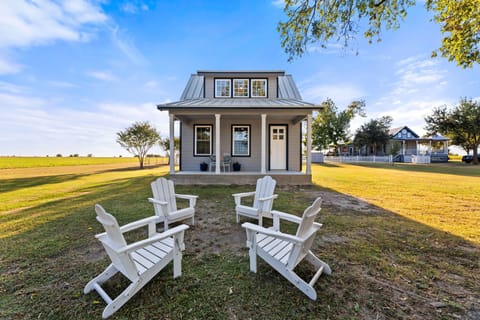 Country Charm on 5 Acres