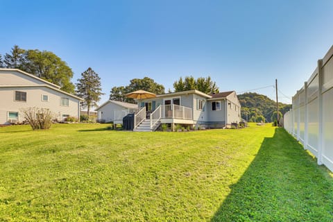 Exterior | Single-Story Cabin | Central Heating & A/C | Free WiFi