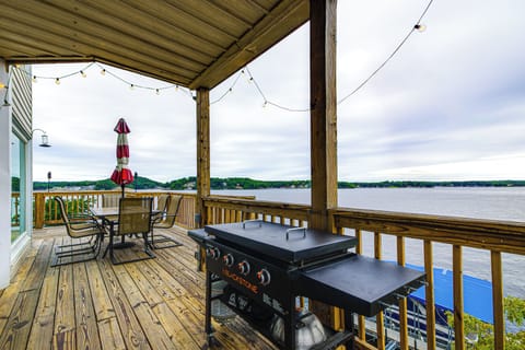 Rocky Mount Vacation Rental | 4BR | 3.5BA | 2,700 Sq Ft | 3 Steps Required