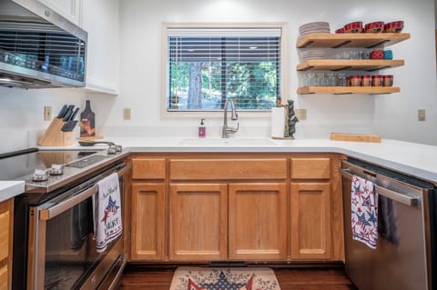 Fully Equipped Kitchen – Ready to Cook