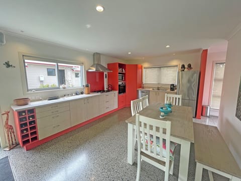 Dining &amp; kitchen