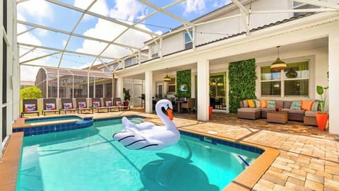 Private swimming pool with lots of sun loungers