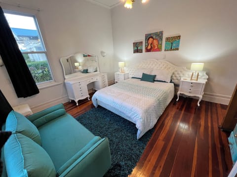 White Queen/King Bedroom