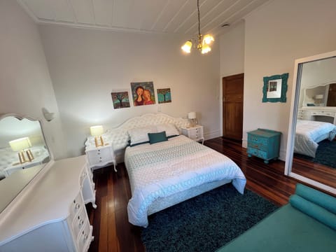 White Queen/King Bedroom