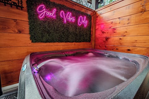 Highland Haven's bubbling hot tub