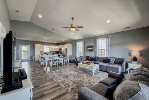 1009 N Topsail Dr (Paid Time Off) (9)