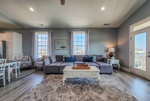 1009 N Topsail Dr (Paid Time Off) (10)