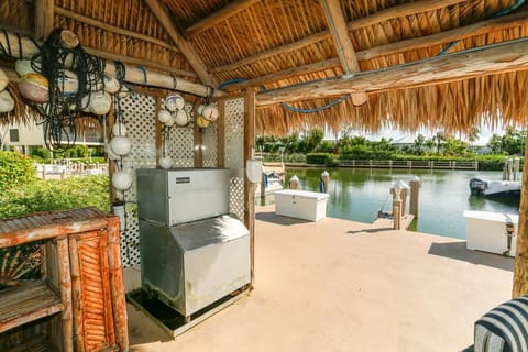 Private Ice machine in Marina