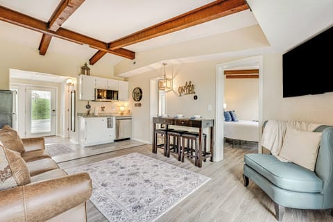 Kitchenette | Dining Area