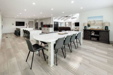 ec1d8f74-a796-4f92-b09f-9d1726061784