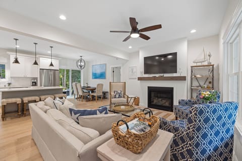 5b7b17ef-b540-4ecb-b2a2-1f51f43f5b8b