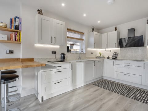 Kitchen | Garden View, Bournemouth