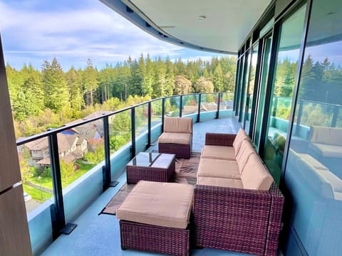 Oversized wrap around deck