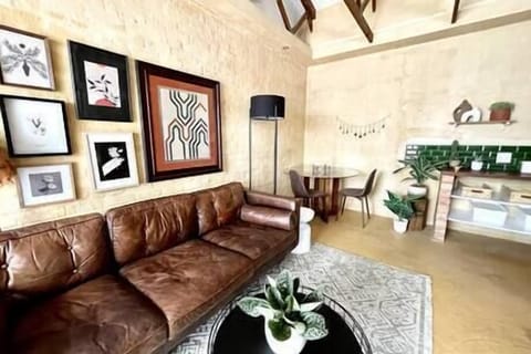 033abe88 1c99 41e6 9077 258f34aec16a