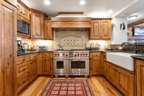 Indoors, Hardwood, Kitchen, Sink, Home Decor
