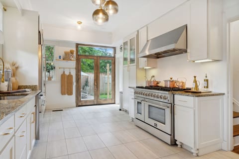 Step into a chef's dream with an extra large RANGE perfect for culinary enthusia