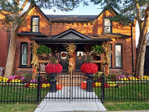 Gated Entry -Front