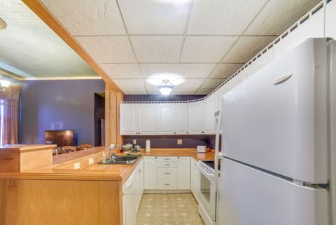 Kitchen | Single-Story Apartment | Central Heating & A/C