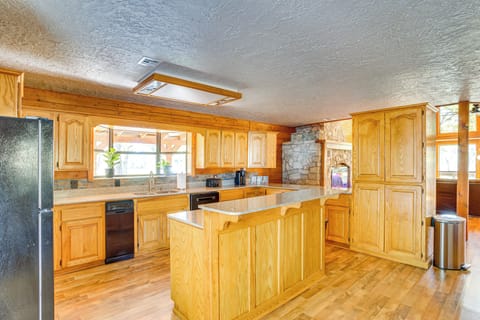 Kitchen | 1st Floor | Dishwasher | Toaster