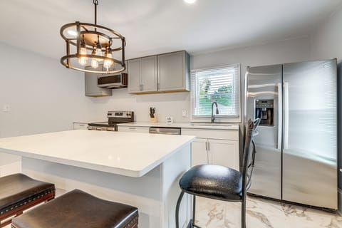 Breakfast Bar | Kitchen