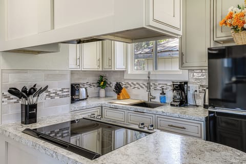 Kitchen | Cooking Basics Supplied