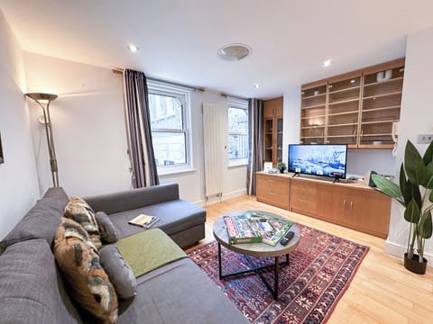 Detached house with FREE PARKING & Wi-Fi in Little Venice near Paddington