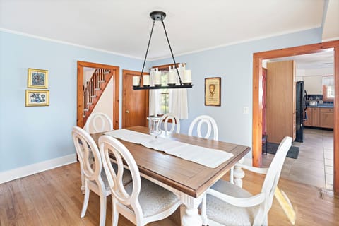 Dining Room - table expands to seat 10