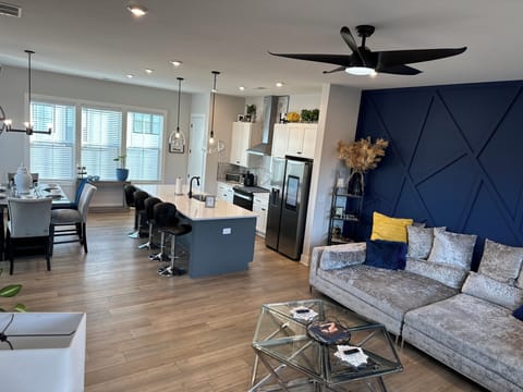 Beautiful,Spacious for any gathering. Which will allow you to feel at home.