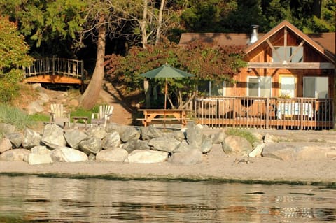 Deluxe 2BR Beachfront Cabins