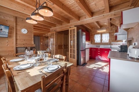 Open plan kitchen / dining area