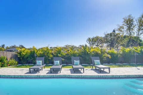 Pinellas Park Vacation Rental | 3BR | 2BA | 1,200 Sq Ft | 1 Step to Enter