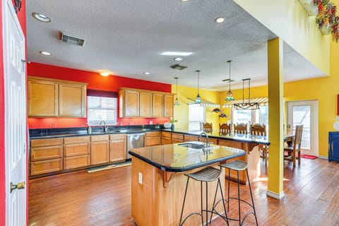 Kitchen | 1st Floor | Coffee Maker | Air Fryer | Blender | Cooking Basics