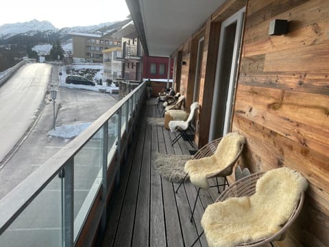 Balcony / Mountain Views / Outdoor Furniture