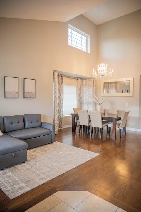 Entry way living room with sleeper sofa 