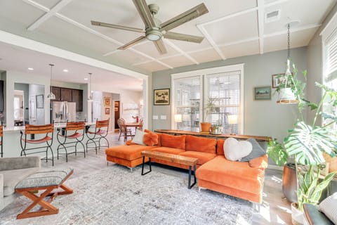 Living Room | 1st Floor | Smart TV | Stereo