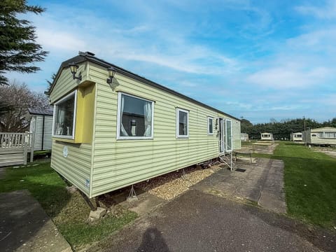 Planning a staycation UK? Discover the beauty of Skegness, Lincolnshire, with its proximity to Fantasy Island Skegness and the relaxing atmosphere of Southview Holiday Park.