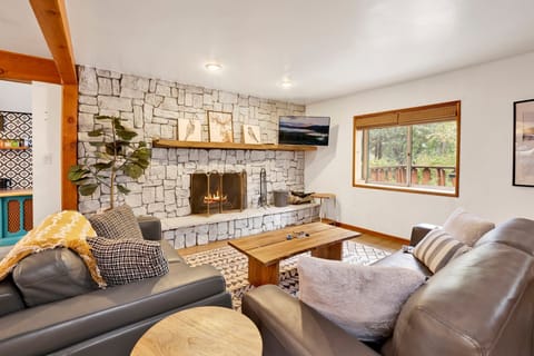Inviting dining area designed for comfort and connection. The space feels open and airy, with a warm atmosphere that makes everyday meals and special gatherings equally enjoyable.