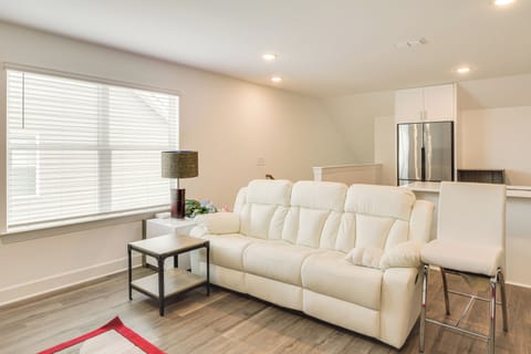 Bonus Living Space | 2nd Floor | Free WiFi