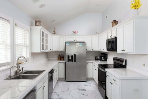 Fully Stocked Kitchen w/ Dishwasher, Oven, Microwave, Refrigerator, Ice Machine, Sink, and Much More