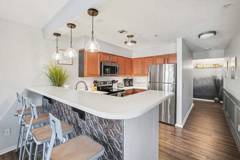 Counter seating at the kitchen counter