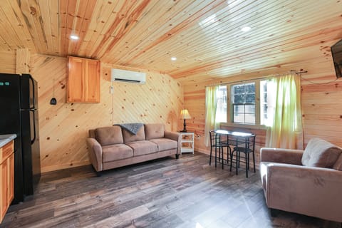 Living Room | Free WiFi | Smart TV | Mini-Split A/C & Heating