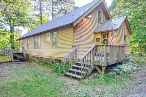Wakefield Vacation Rental | 3BR | 1BA | 1,800 Sq Ft | 5 Steps to Enter