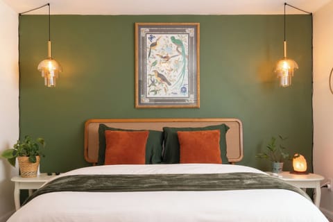 Bedroom 1 (1)