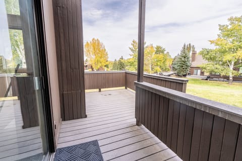 deck off dinning area