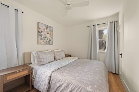 Soft hues and gentle florals paint a picture of serenity in this dreamy bedroom.  Perfect for a peaceful escape. ✨ #cozybedroom