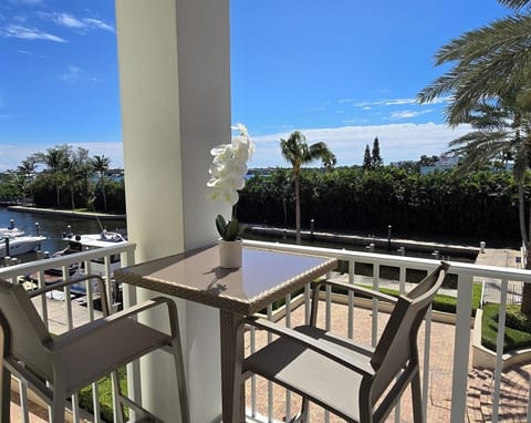 Welcome to Paradise with your Private Balcony View!
