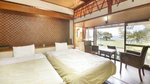 ・Please relax while enjoying the breeze from the large windows and the sounds of the sea.