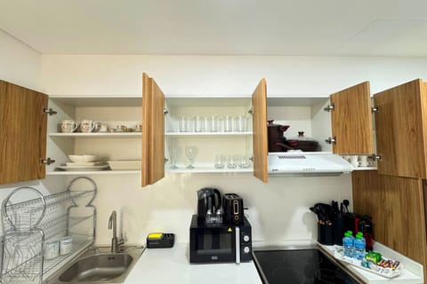 Whether you're entertaining or cooking for yourself, this kitchen has it all.